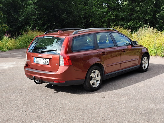 Volvo V50 4 of 5