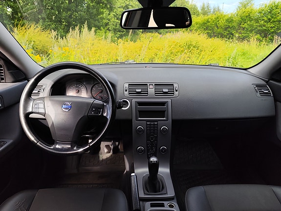 Volvo V50 3 of 5