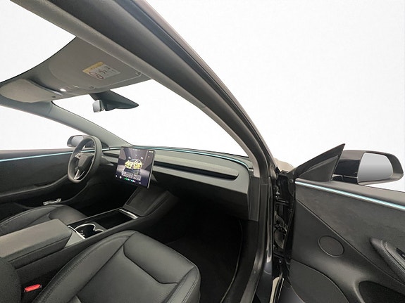 Tesla Model 3 28 of 30