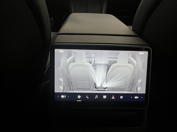Tesla Model 3 26 of 30