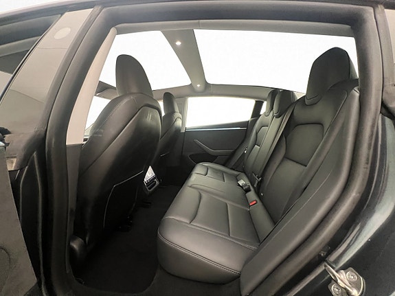 Tesla Model 3 29 of 30