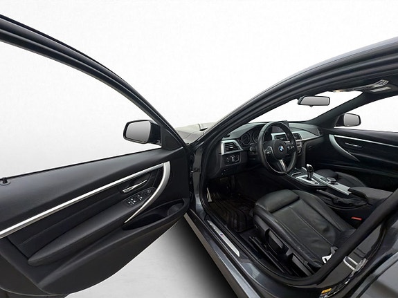 BMW 330e 10 of 30