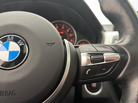 BMW 330e 18 of 30