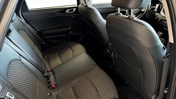 Kia Ceed 5 of 9