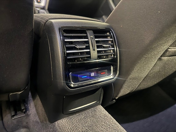 Volkswagen Passat 16 of 16