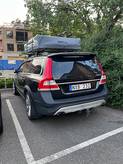 Volvo XC70 2 of 4