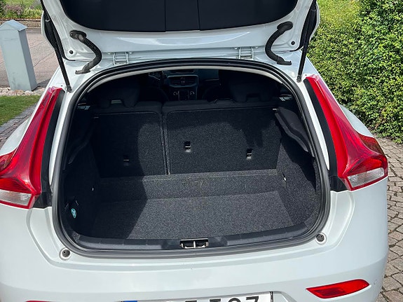 Volvo V40 4 of 7