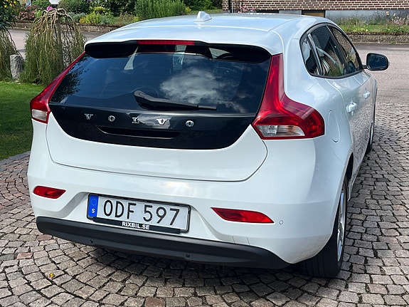Volvo V40 3 of 7