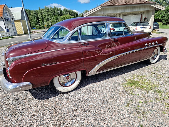 Buick Roadmaster 2 of 5