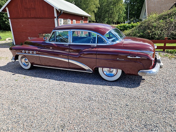 Buick Roadmaster 4 of 5
