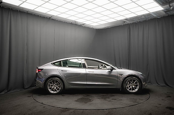 Tesla Model 3 6 of 24