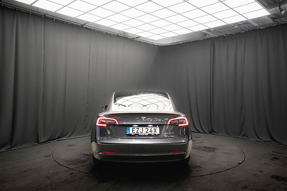 Tesla Model 3 8 of 24