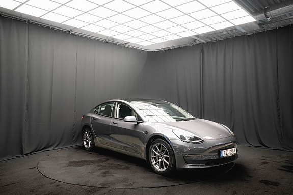 Tesla Model 3 5 of 24