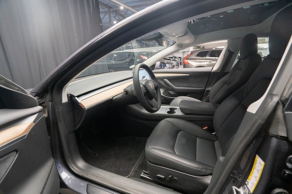 Tesla Model 3 15 of 24