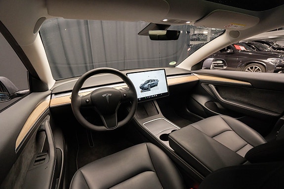 Tesla Model 3 12 of 24