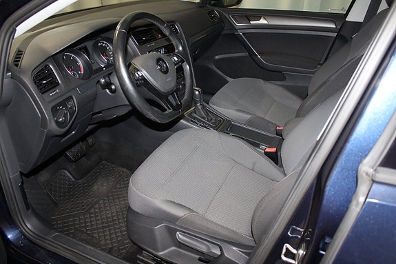 Volkswagen Golf VII 18 of 25