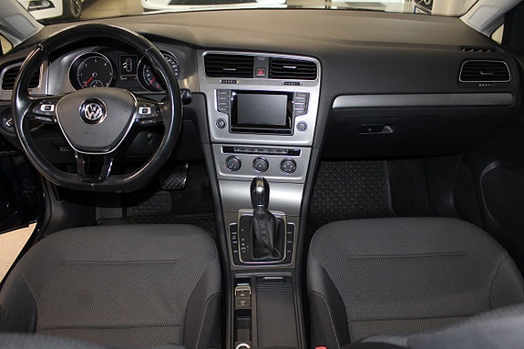 Volkswagen Golf VII 16 of 25