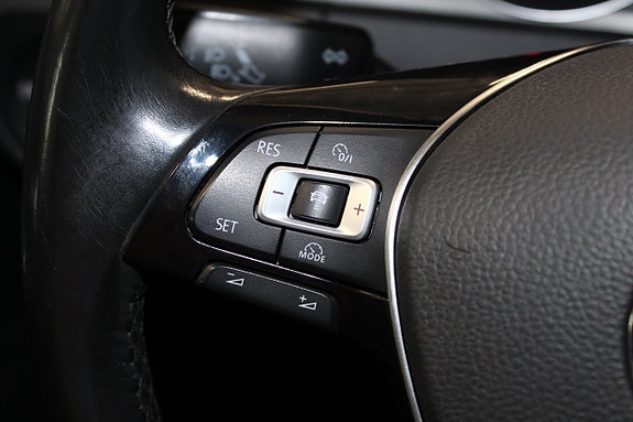 Volkswagen Golf VII 21 of 25