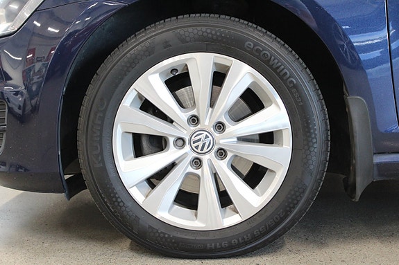 Volkswagen Golf VII 12 of 25