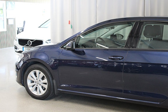 Volkswagen Golf VII 11 of 25