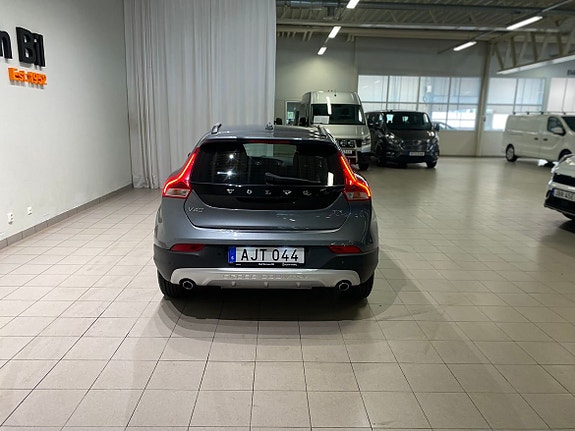 Volvo V40 Cross Country 5 of 5