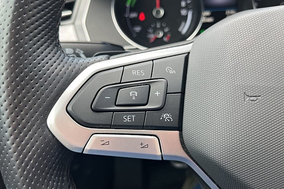Volkswagen Passat 17 of 18