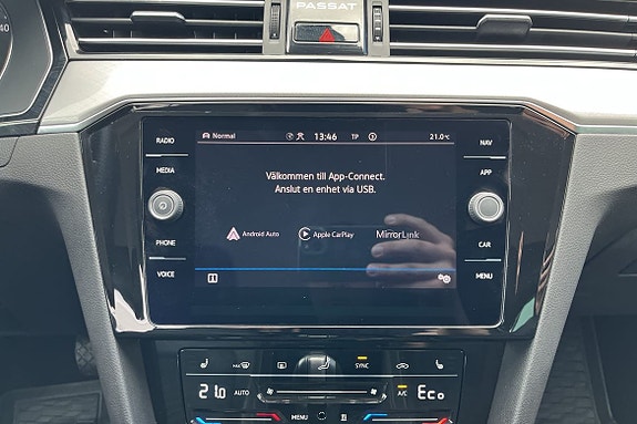 Volkswagen Passat 13 of 18