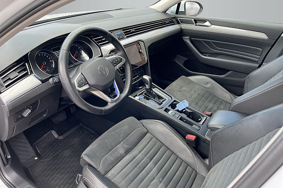 Volkswagen Passat 10 of 18