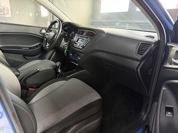 Hyundai i20 8 of 12