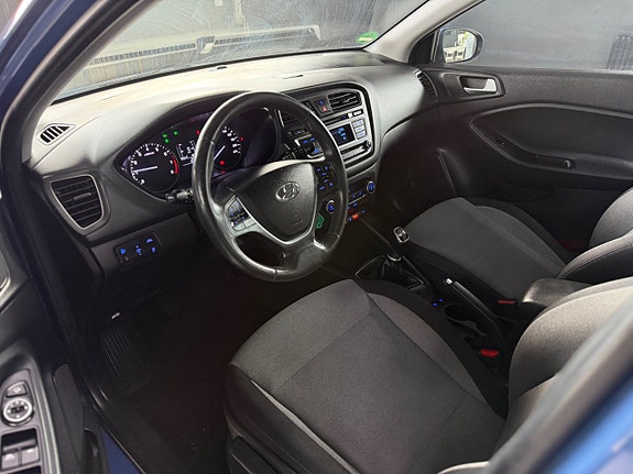 Hyundai i20 6 of 12