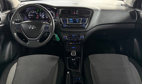 Hyundai i20 10 of 12