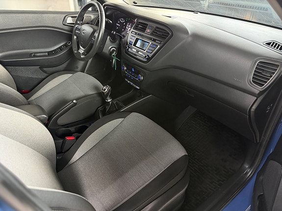 Hyundai i20 9 of 12