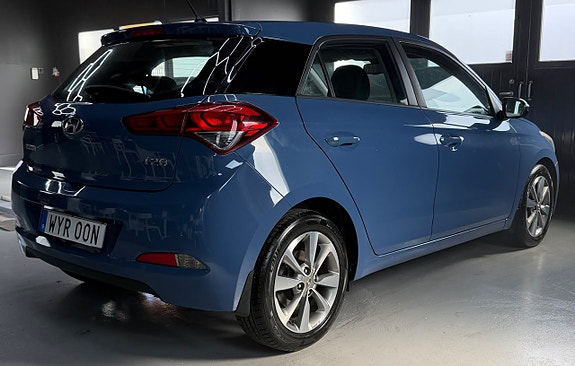 Hyundai i20 4 of 12