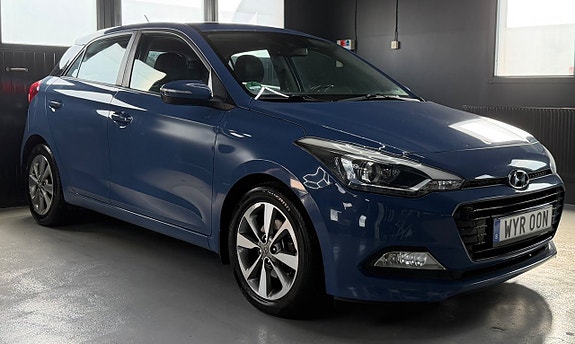 Hyundai i20 2 of 12
