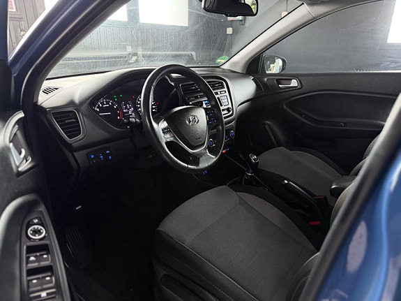 Hyundai i20 5 of 12