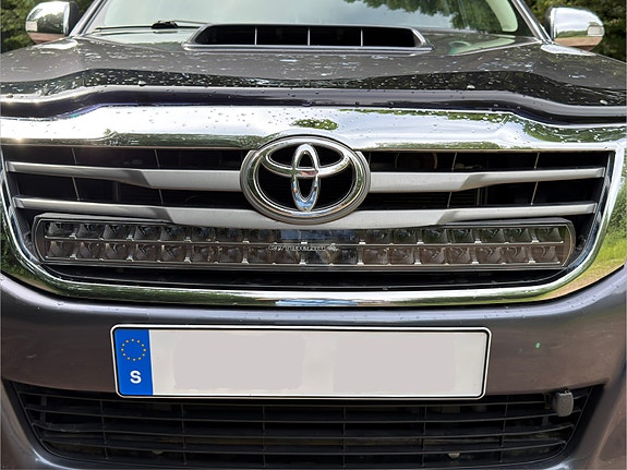 Toyota HiLux 2 of 5