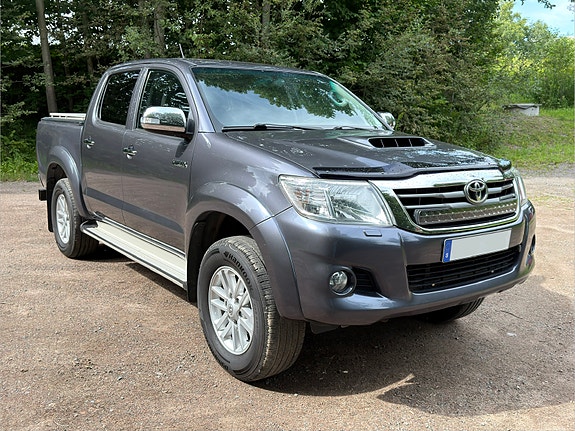 Toyota HiLux 3 of 5
