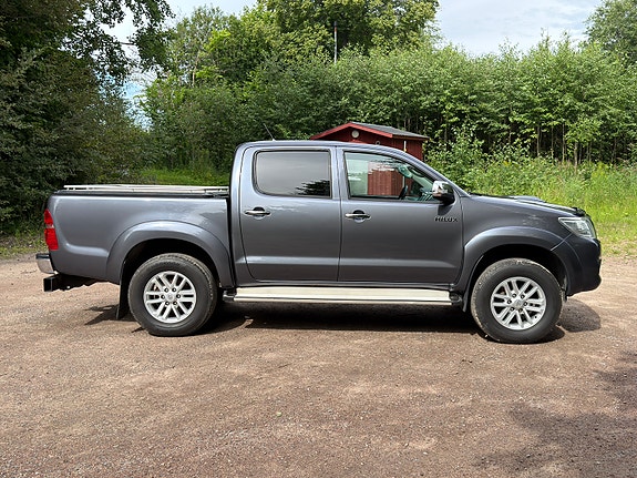 Toyota HiLux 4 of 5