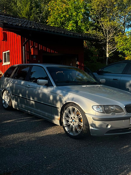 BMW 330d 2 of 9