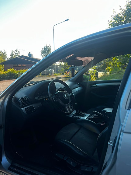 BMW 330d 6 of 9