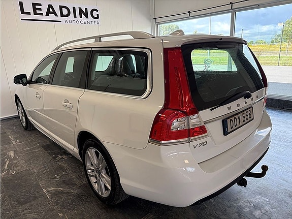 Volvo V70 2 of 5