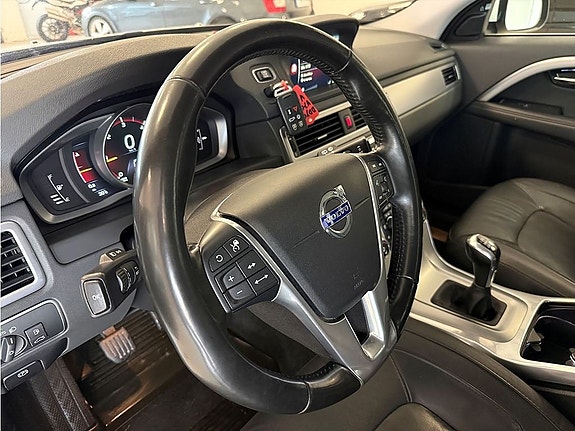Volvo V70 4 of 5