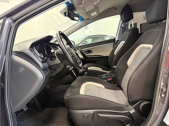 Kia Ceed 3 of 5