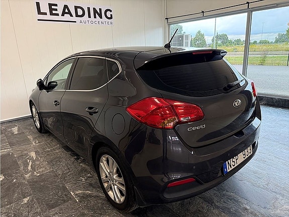 Kia Ceed 2 of 5
