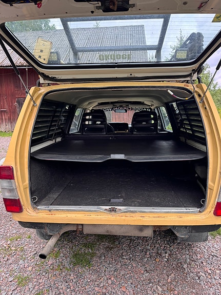 Volvo 240 8 of 10