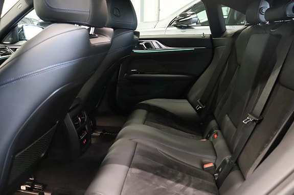 BMW i4 11 of 26