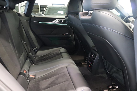 BMW i4 12 of 26