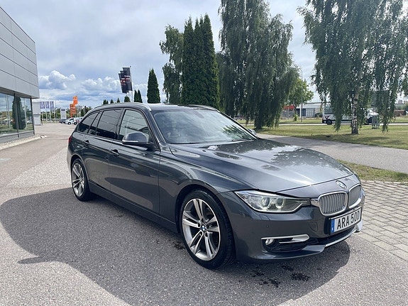 BMW 320d 4 of 5
