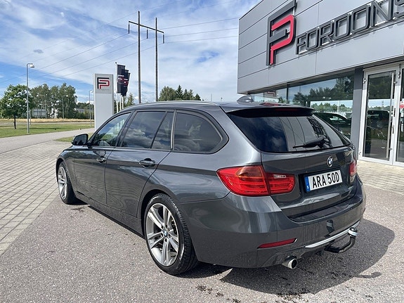 BMW 320d 2 of 5