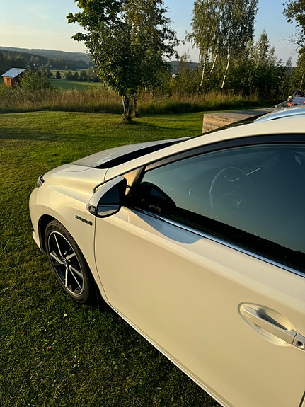 Toyota Auris 12 of 12